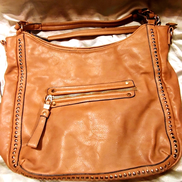 Handbags - Picture 9 of 12